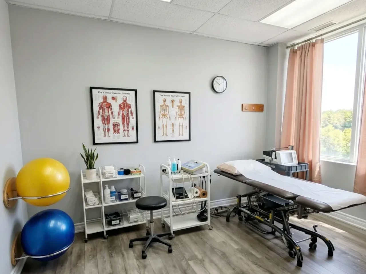 Pickering Physiotherapy treatment room1